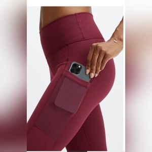 Fabletics Powerhold On The Go 7/8 leggings Size 1X Burgandy -Rare !!!!